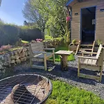Glamping Hut,r95t3ct St Mullins